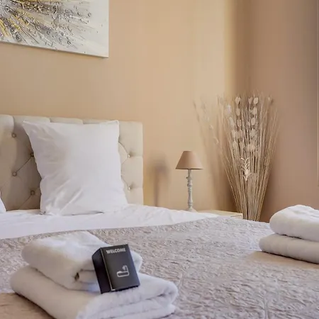 Des Coteaux - Family With Pool