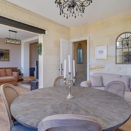 Des Coteaux Holiday home