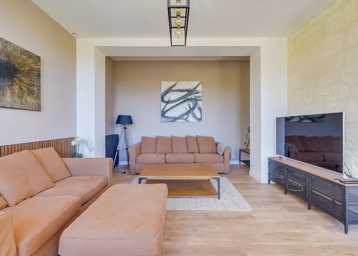 Des Coteaux - Family With Pool